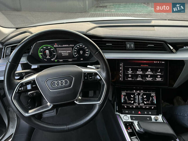 Білий Ауді E-Tron, об'ємом двигуна 0 л та пробігом 88 тис. км за 27500 $, фото 23 на Automoto.ua