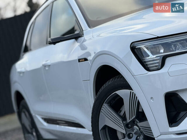 Белый Ауди E-Tron, объемом двигателя 0 л и пробегом 150 тыс. км за 28750 $, фото 9 на Automoto.ua