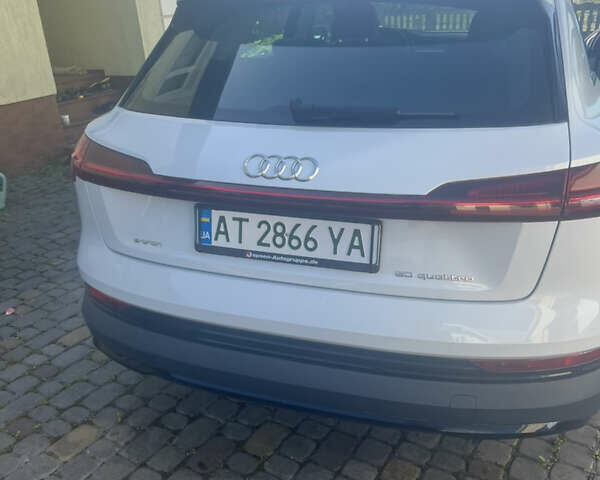Білий Ауді E-Tron, об'ємом двигуна 0 л та пробігом 48 тис. км за 33000 $, фото 6 на Automoto.ua