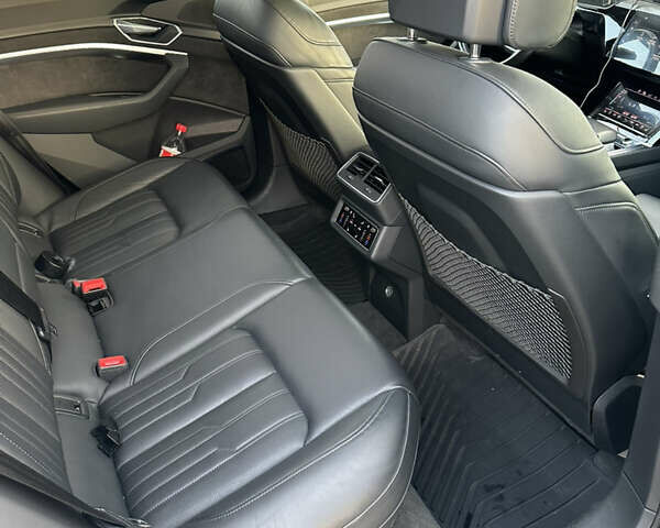 Белый Ауди E-Tron, объемом двигателя 0 л и пробегом 110 тыс. км за 31000 $, фото 11 на Automoto.ua