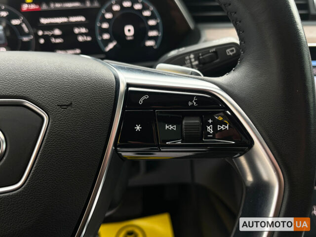 Белый Ауди E-Tron, объемом двигателя 95 л и пробегом 52 тыс. км за 33999 $, фото 15 на Automoto.ua