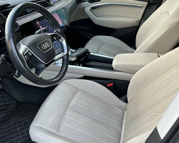 Ауди E-Tron 2019 в Львове на Automoto.ua Белый Ауди E-Tron, объемом двигателя 0 л и пробегом 72 тыс. км за 33000 $, фото 17 на Automoto.ua