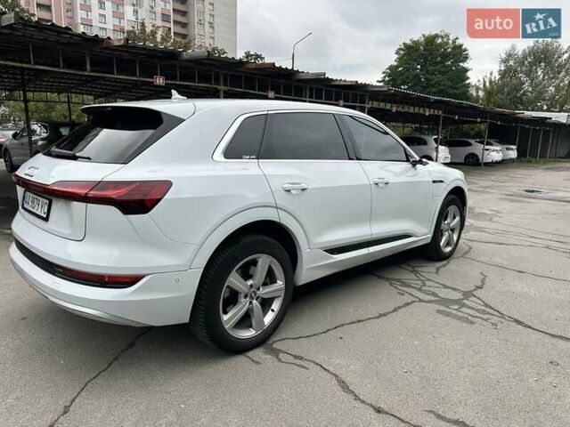 Белый Ауди E-Tron, объемом двигателя 0 л и пробегом 116 тыс. км за 27900 $, фото 12 на Automoto.ua