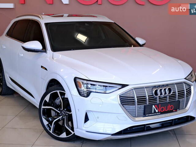 Белый Ауди E-Tron, объемом двигателя 0 л и пробегом 46 тыс. км за 31900 $, фото 9 на Automoto.ua