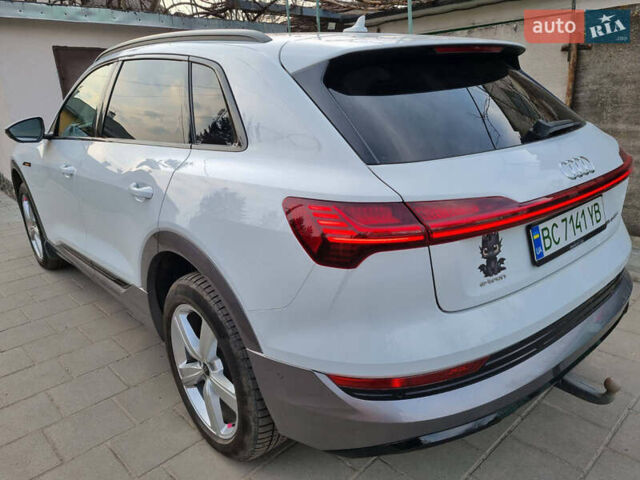 Білий Ауді E-Tron, об'ємом двигуна 0 л та пробігом 184 тис. км за 34500 $, фото 6 на Automoto.ua