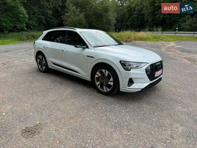 Белый Ауди E-Tron, объемом двигателя 0 л и пробегом 150 тыс. км за 32000 $, фото 1 на Automoto.ua