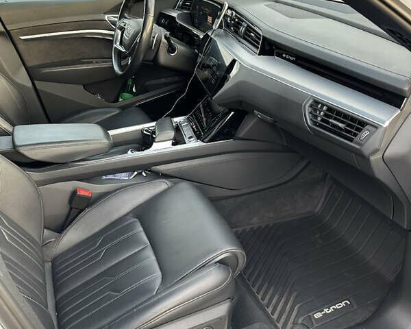 Белый Ауди E-Tron, объемом двигателя 0 л и пробегом 110 тыс. км за 31000 $, фото 8 на Automoto.ua