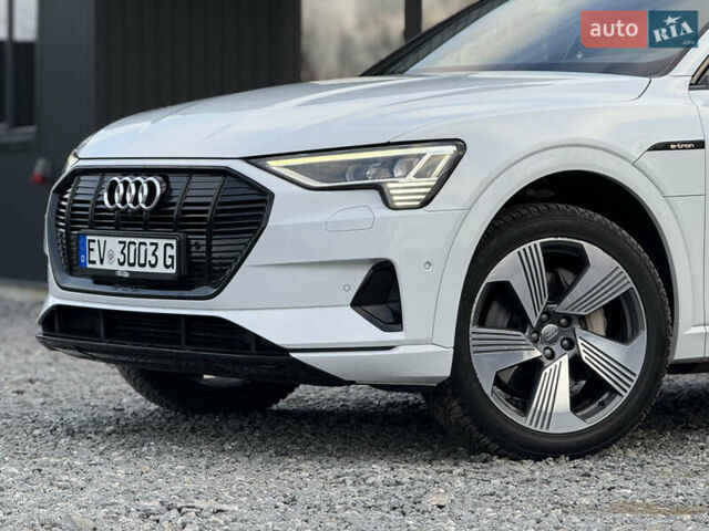 Белый Ауди E-Tron, объемом двигателя 0 л и пробегом 150 тыс. км за 28750 $, фото 11 на Automoto.ua