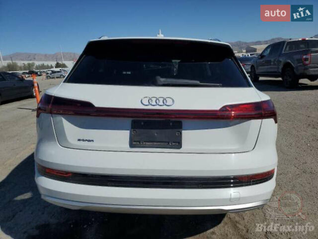 Белый Ауди E-Tron, объемом двигателя 0 л и пробегом 50 тыс. км за 19900 $, фото 5 на Automoto.ua