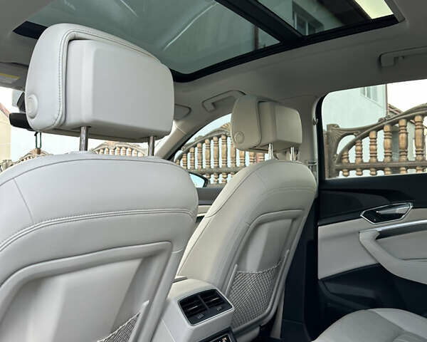 Ауди E-Tron 2019 в Львове на Automoto.ua Белый Ауди E-Tron, объемом двигателя 0 л и пробегом 72 тыс. км за 33000 $, фото 23 на Automoto.ua