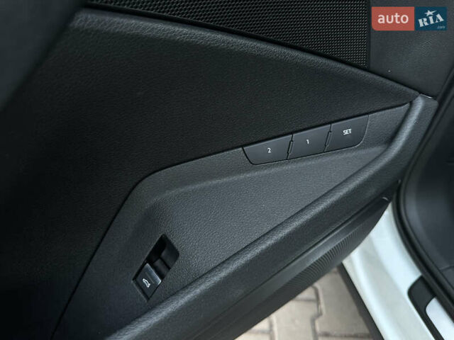 Білий Ауді E-Tron, об'ємом двигуна 0 л та пробігом 88 тис. км за 27500 $, фото 32 на Automoto.ua