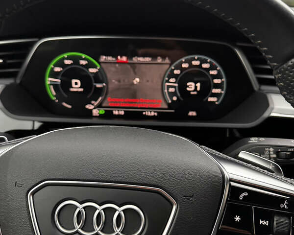 Белый Ауди E-Tron, объемом двигателя 0 л и пробегом 150 тыс. км за 32000 $, фото 9 на Automoto.ua