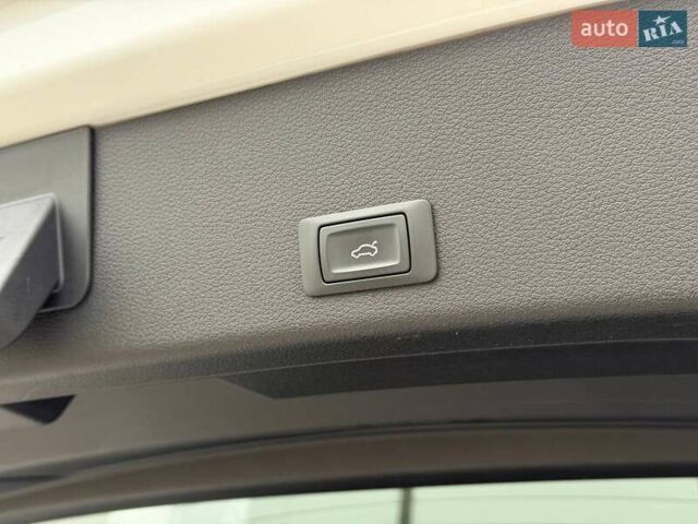 Белый Ауди E-Tron, объемом двигателя 0 л и пробегом 87 тыс. км за 28000 $, фото 35 на Automoto.ua