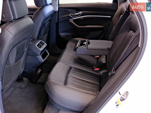 Белый Ауди E-Tron, объемом двигателя 0 л и пробегом 46 тыс. км за 31900 $, фото 50 на Automoto.ua