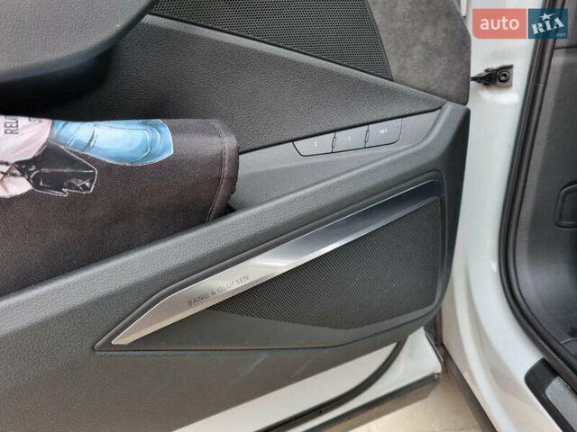 Білий Ауді E-Tron, об'ємом двигуна 0 л та пробігом 184 тис. км за 34500 $, фото 35 на Automoto.ua