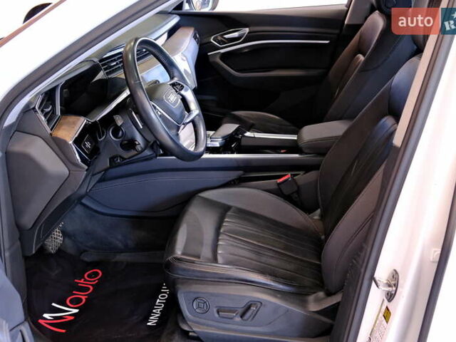 Белый Ауди E-Tron, объемом двигателя 0 л и пробегом 46 тыс. км за 31900 $, фото 46 на Automoto.ua