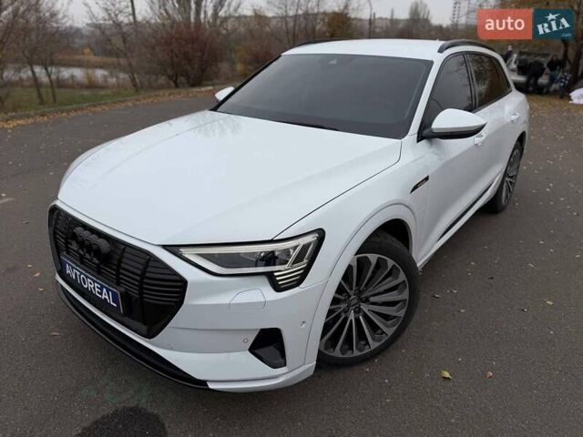 Белый Ауди E-Tron, объемом двигателя 0 л и пробегом 87 тыс. км за 28000 $, фото 13 на Automoto.ua