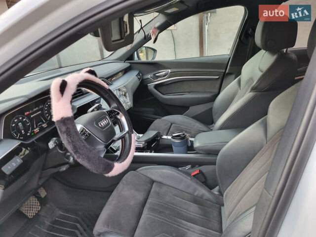 Білий Ауді E-Tron, об'ємом двигуна 0 л та пробігом 184 тис. км за 34500 $, фото 33 на Automoto.ua