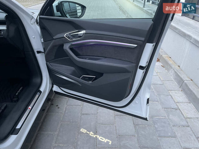 Білий Ауді E-Tron, об'ємом двигуна 0 л та пробігом 83 тис. км за 35000 $, фото 36 на Automoto.ua