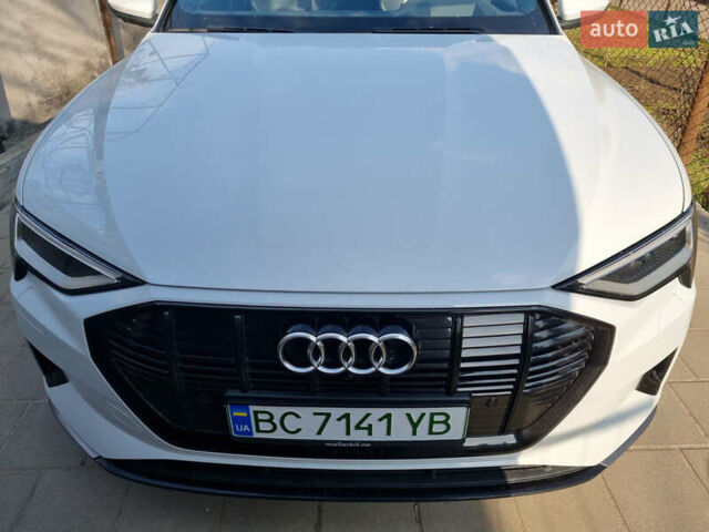 Білий Ауді E-Tron, об'ємом двигуна 0 л та пробігом 184 тис. км за 34500 $, фото 1 на Automoto.ua