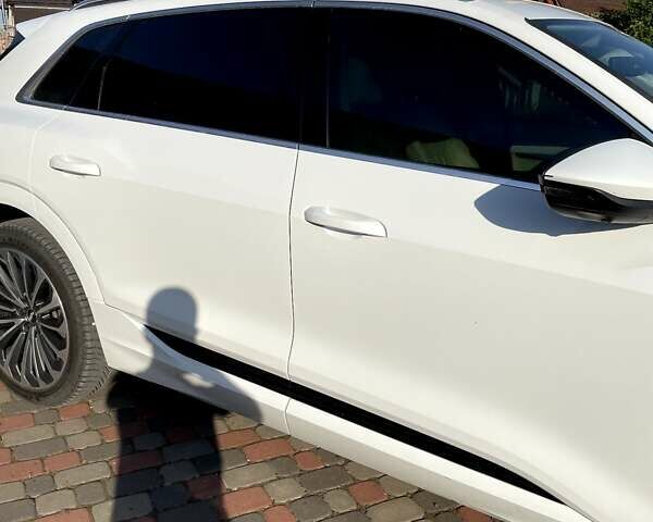 Белый Ауди E-Tron, объемом двигателя 0 л и пробегом 63 тыс. км за 39000 $, фото 6 на Automoto.ua