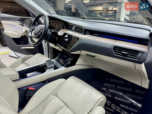 Білий Ауді E-Tron, об'ємом двигуна 0 л та пробігом 36 тис. км за 35000 $, фото 39 на Automoto.ua