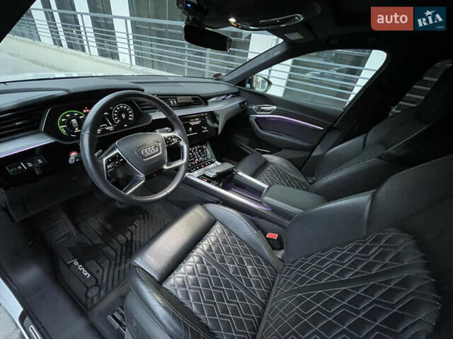 Білий Ауді E-Tron, об'ємом двигуна 0 л та пробігом 83 тис. км за 35000 $, фото 24 на Automoto.ua