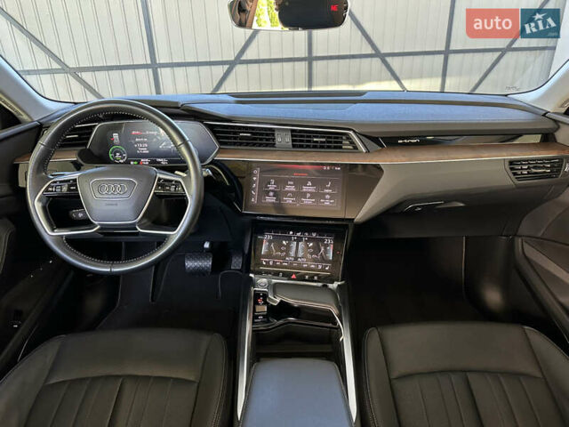 Белый Ауди E-Tron, объемом двигателя 0 л и пробегом 84 тыс. км за 29500 $, фото 13 на Automoto.ua