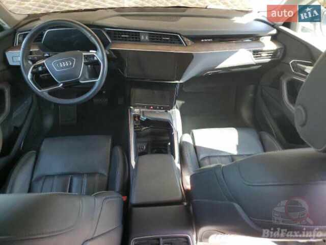 Белый Ауди E-Tron, объемом двигателя 0 л и пробегом 50 тыс. км за 19900 $, фото 7 на Automoto.ua