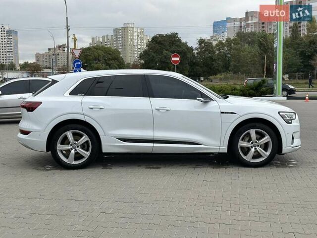Белый Ауди E-Tron, объемом двигателя 0 л и пробегом 116 тыс. км за 27900 $, фото 3 на Automoto.ua
