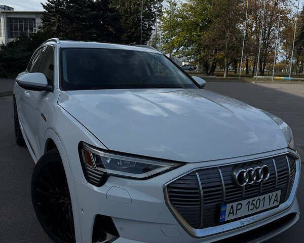 Білий Ауді E-Tron, об'ємом двигуна 0 л та пробігом 91 тис. км за 31100 $, фото 3 на Automoto.ua
