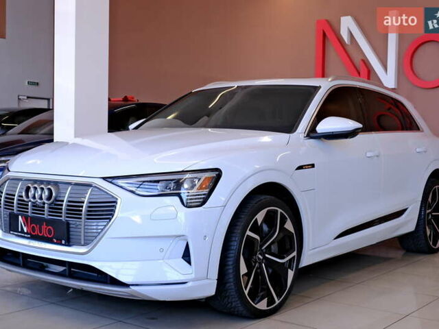 Белый Ауди E-Tron, объемом двигателя 0 л и пробегом 46 тыс. км за 31900 $, фото 4 на Automoto.ua