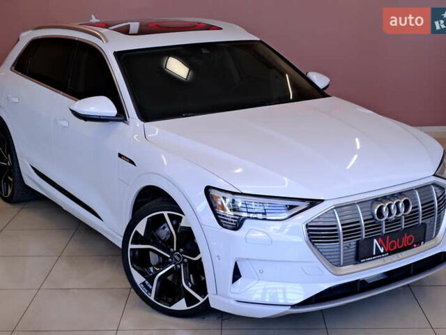 Белый Ауди E-Tron, объемом двигателя 0 л и пробегом 46 тыс. км за 31900 $, фото 7 на Automoto.ua
