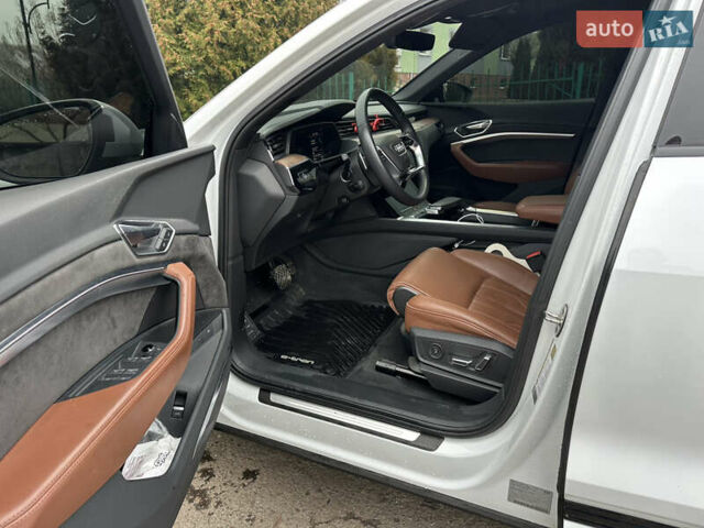 Белый Ауди E-Tron, объемом двигателя 0 л и пробегом 49 тыс. км за 33900 $, фото 8 на Automoto.ua