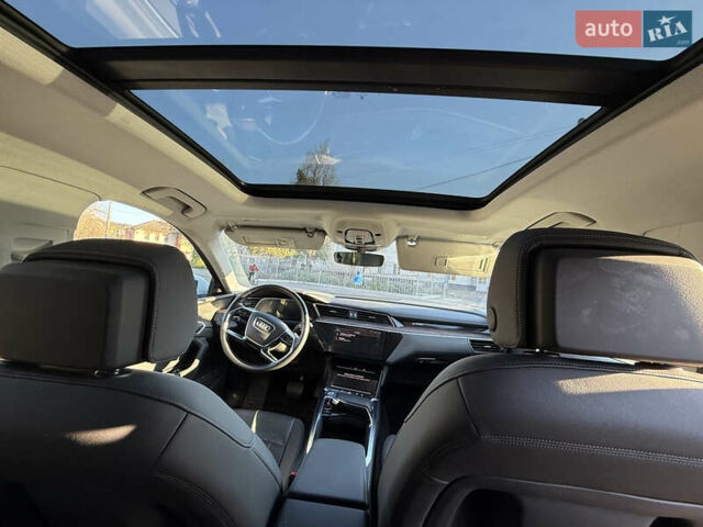 Белый Ауди E-Tron, объемом двигателя 0 л и пробегом 120 тыс. км за 29000 $, фото 15 на Automoto.ua
