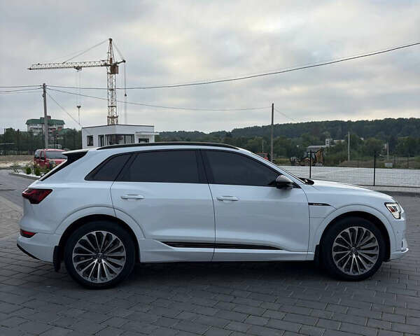 Белый Ауди E-Tron, объемом двигателя 0 л и пробегом 59 тыс. км за 32499 $, фото 7 на Automoto.ua