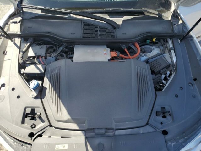 Белый Ауди E-Tron, объемом двигателя 0 л и пробегом 59 тыс. км за 22000 $, фото 11 на Automoto.ua