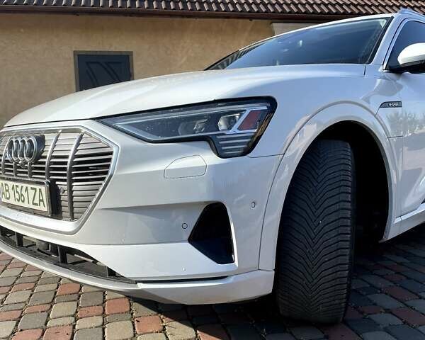Белый Ауди E-Tron, объемом двигателя 0 л и пробегом 63 тыс. км за 39000 $, фото 2 на Automoto.ua