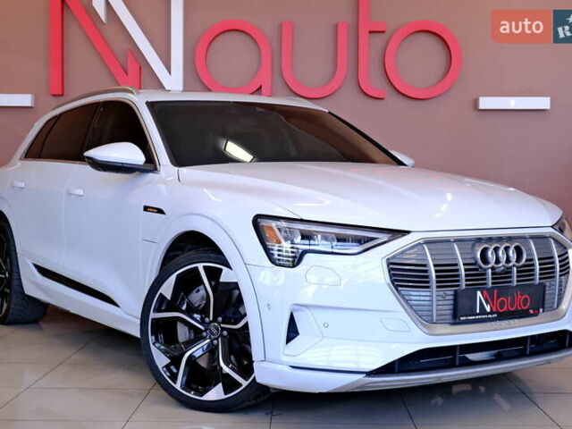 Белый Ауди E-Tron, объемом двигателя 0 л и пробегом 46 тыс. км за 31900 $, фото 8 на Automoto.ua