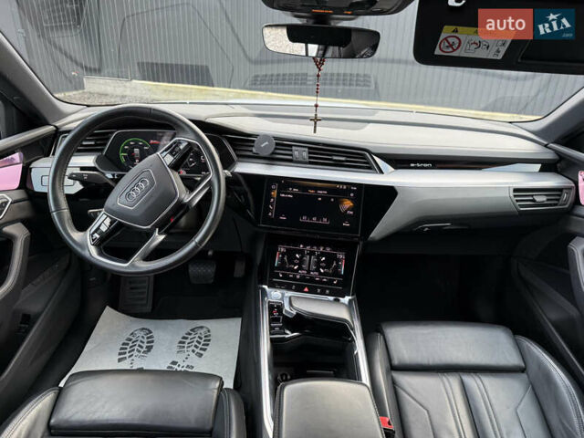 Белый Ауди E-Tron, объемом двигателя 0 л и пробегом 150 тыс. км за 28750 $, фото 23 на Automoto.ua