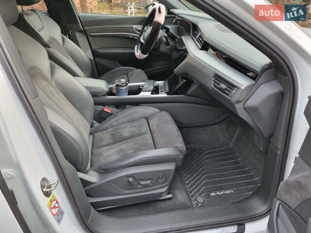 Білий Ауді E-Tron, об'ємом двигуна 0 л та пробігом 184 тис. км за 34500 $, фото 24 на Automoto.ua