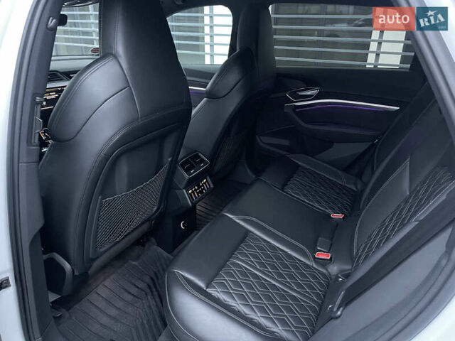Білий Ауді E-Tron, об'ємом двигуна 0 л та пробігом 83 тис. км за 35000 $, фото 42 на Automoto.ua