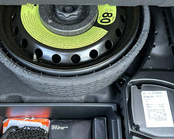 Ауди E-Tron 2019 в Ужгороде на Automoto.ua Белый Ауди E-Tron, объемом двигателя 0 л и пробегом 130 тыс. км за 25000 $, фото 17 на Automoto.ua