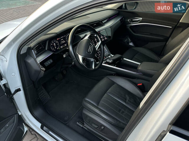 Білий Ауді E-Tron, об'ємом двигуна 0 л та пробігом 88 тис. км за 27500 $, фото 21 на Automoto.ua