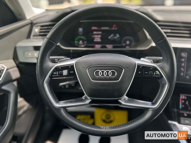 Белый Ауди E-Tron, объемом двигателя 95 л и пробегом 67 тыс. км за 37000 $, фото 12 на Automoto.ua