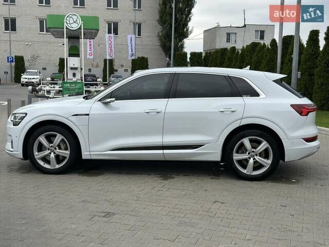 Белый Ауди E-Tron, объемом двигателя 0 л и пробегом 116 тыс. км за 27900 $, фото 7 на Automoto.ua