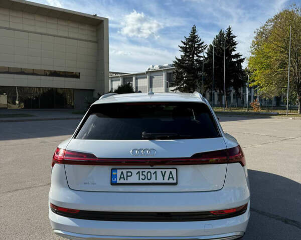 Білий Ауді E-Tron, об'ємом двигуна 0 л та пробігом 91 тис. км за 31100 $, фото 10 на Automoto.ua