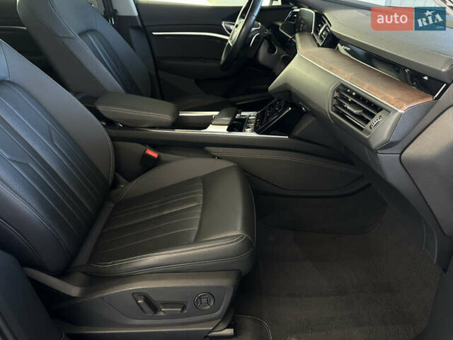 Белый Ауди E-Tron, объемом двигателя 0 л и пробегом 84 тыс. км за 29500 $, фото 18 на Automoto.ua