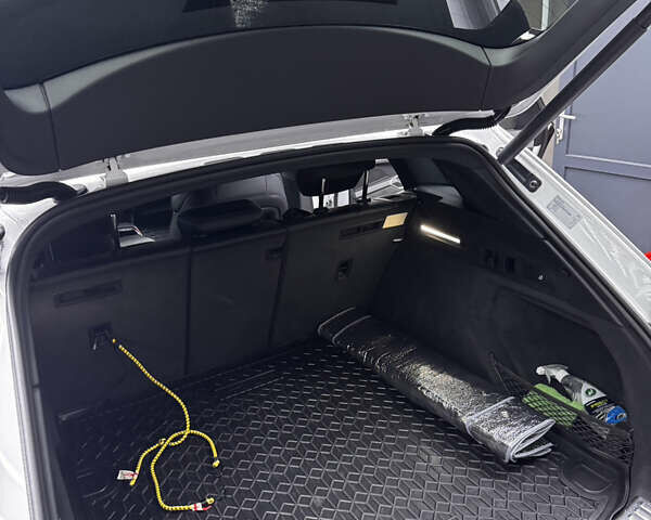 Белый Ауди E-Tron, объемом двигателя 0 л и пробегом 150 тыс. км за 32000 $, фото 5 на Automoto.ua