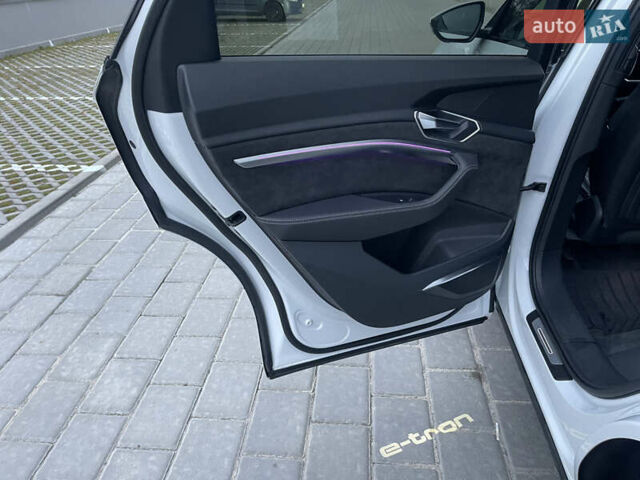 Білий Ауді E-Tron, об'ємом двигуна 0 л та пробігом 83 тис. км за 35000 $, фото 46 на Automoto.ua